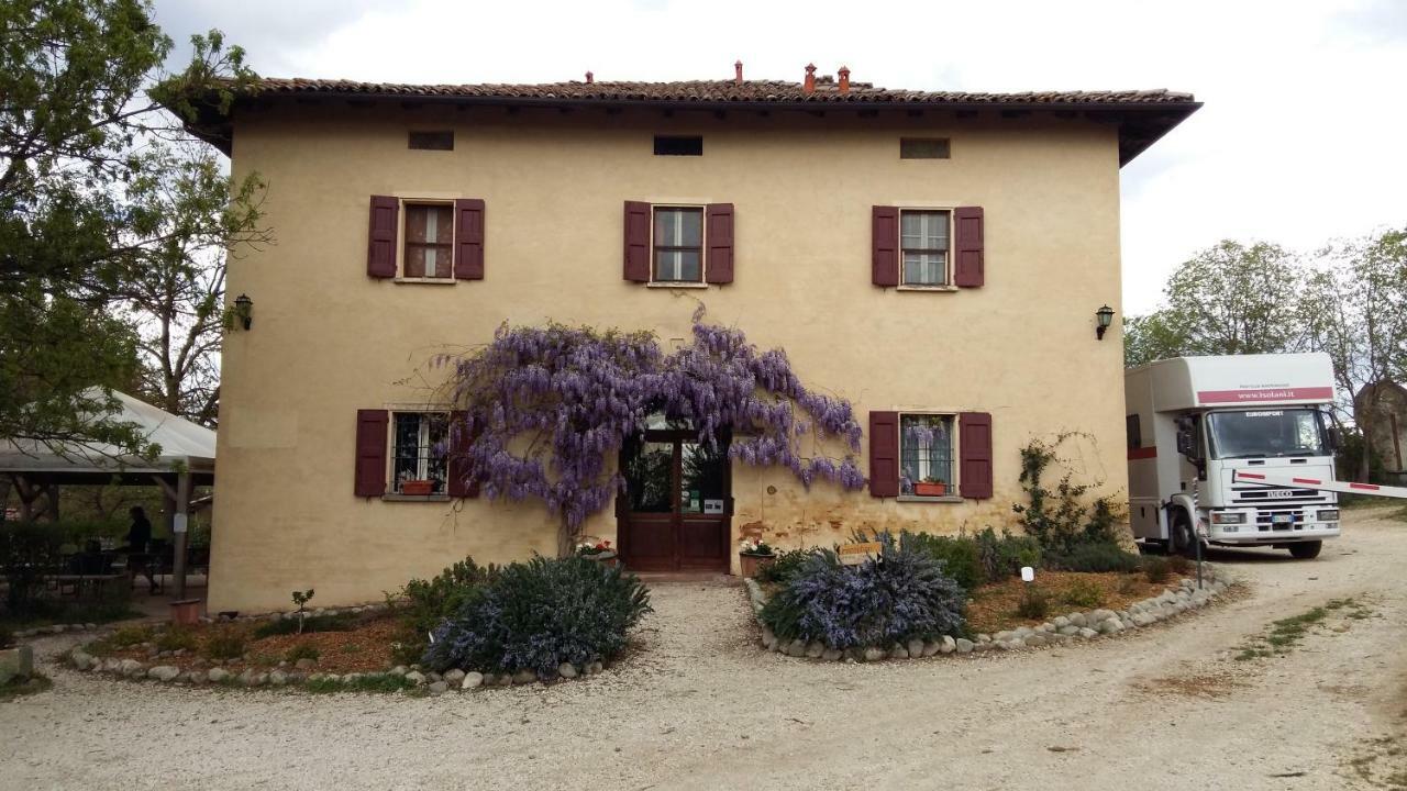 Agriturismo Montevecchio Isolani Monte San Pietro Екстер'єр фото